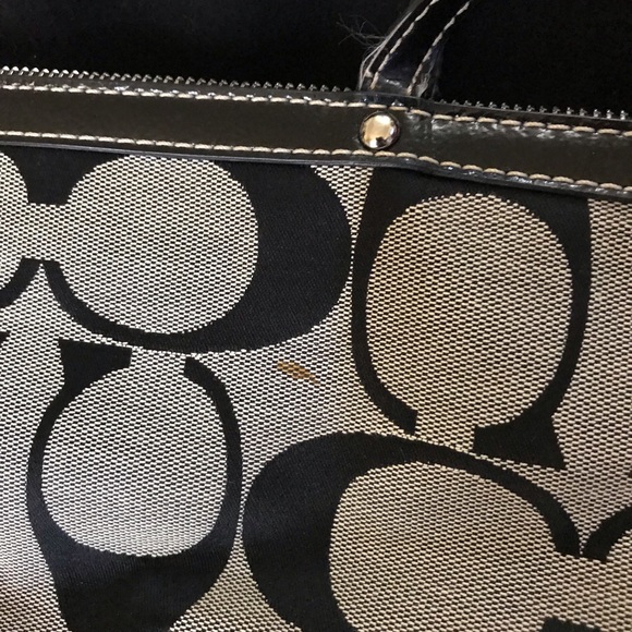 HP👜🎉 Coach Signature Striped Tote Gray / Black - Picture 3 of 8